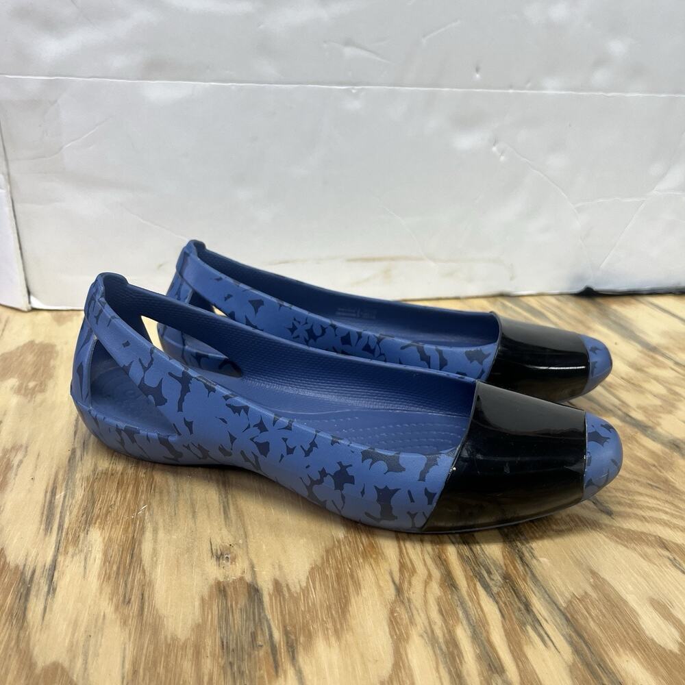 Crocs Sienna Shiny Ballet Flats Womens 7 Blue Printed Casual Comfort Career